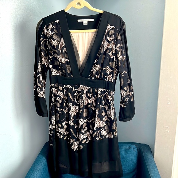 Diane Von Furstenberg Dresses & Skirts - DVF Diane Von Furstenberg lace mini dress. Size 8